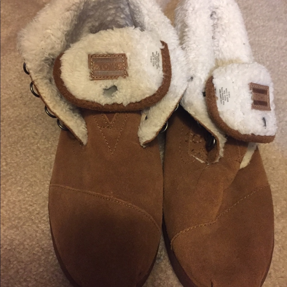 TOM BOOTIES